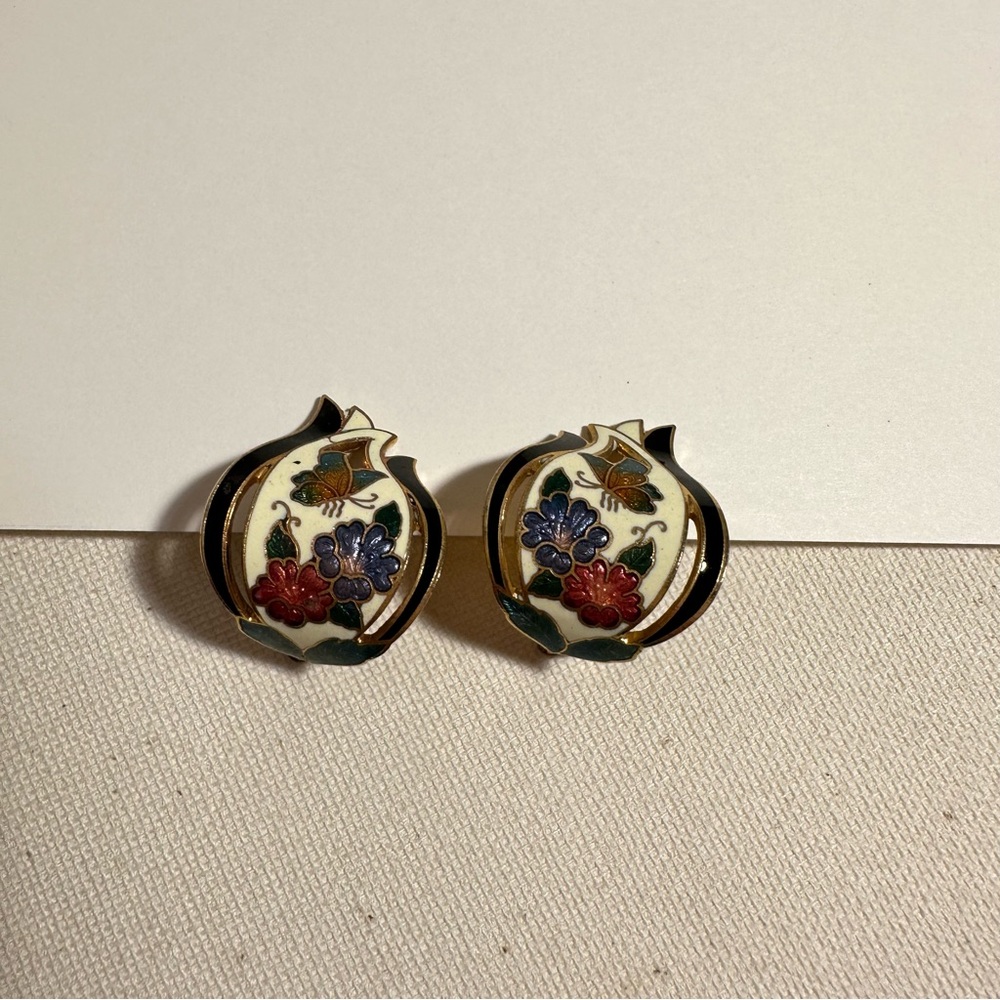 vintage clip on earrings